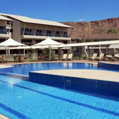 Отель Crowne Plaza Alice Springs Lasseters бассейн фото 2