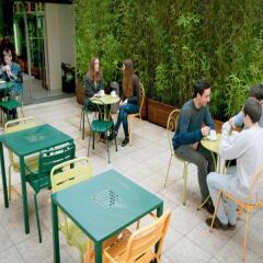Barcelona Pere Tarrés Hostel бассейн