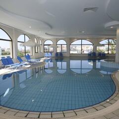 Отель Avanti Holiday Village бассейн фото 3