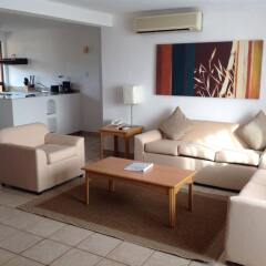 Sunrock Condo Hotel комната для гостей