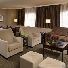 Отель Delta Hotels by Marriott Calgary Downtown Канада, Калгари - отзывы, цены и фото номеров - забронировать отель Delta Hotels by Marriott Calgary Downtown онлайн интерьер отеля фото 2