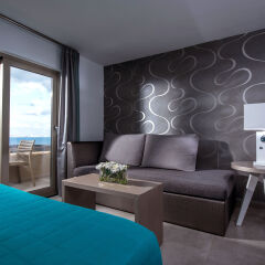 Отель Happy Cretan Suites комната для гостей фото 3