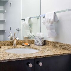 Отель West Coast Suites at UBC Канада, Аптаун - отзывы, цены и фото номеров - забронировать отель West Coast Suites at UBC онлайн ванная фото 2