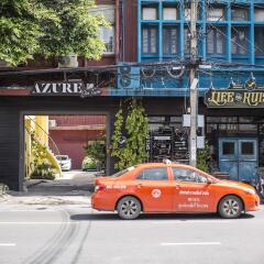 Azure Hostel Bangkok Бангкок парковка