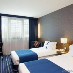 Отель Holiday Inn Express Lisbon Airport комната для гостей фото 5