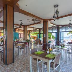 Отель Phi Phi Long Beach Resort & Villa питание