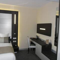 Le Saint Paul Hotel сейф в номере
