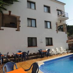 Отель Apartaments AR Caribe Испания, Льорет-де-Мар - отзывы, цены и фото номеров - забронировать отель Apartaments AR Caribe онлайн бассейн фото 3