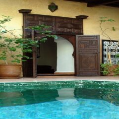 Отель Riad Du Petit Prince бассейн