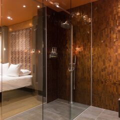 Отель Manzo's Suites Нидерланды, Занстад - отзывы, цены и фото номеров - забронировать отель Manzo's Suites онлайн ванная фото 2