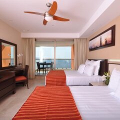 Отель Sunset Plaza Beach Resort & Spa комната для гостей