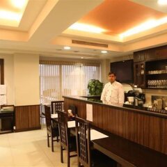 Отель Avalon Courtyard Residence Suites гостиничный бар