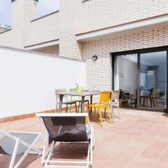Апартаменты Feelathome Plaza Apartments