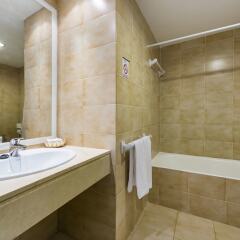 Отель Aparthotel Alcúdia Beach ванная