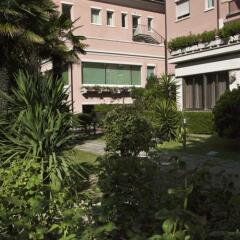 Hotel Miramare Чивитанова-Марке фото 5