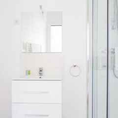 Апартаменты Marais - Place des Vosges Apartment Париж ванная