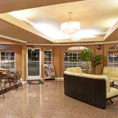 Отель Super 8 by Wyndham Los Angeles Downtown интерьер отеля