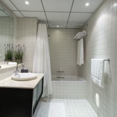 Отель One Perfect Stay - Al Majara 3 ванная