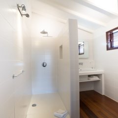 Papagayo Beach Resort in Willemstad, Curacao from 286$, photos, reviews - zenhotels.com bathroom