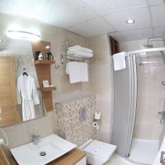 Way Hotel Турция, Измир - отзывы, цены и фото номеров - забронировать отель Way Hotel онлайн ванная