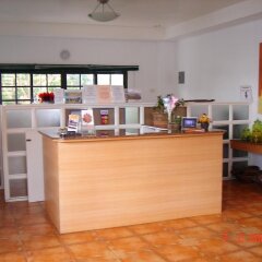 Отель Potter's Ridge Tagaytay Hotel Филиппины, Тагайтай - отзывы, цены и фото номеров - забронировать отель Potter's Ridge Tagaytay Hotel онлайн интерьер отеля