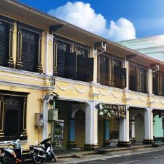 Phuket Sunny Hostel парковка