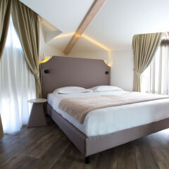 Отель Al Campanile Aparthotel And Suite Бавено сейф в номере