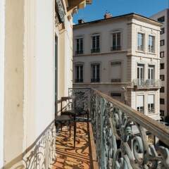 Отель DIFY Glamour - Place des Brotteaux балкон