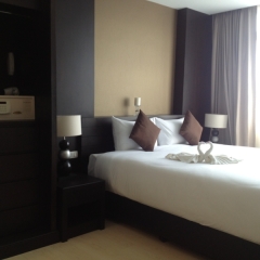 Отель Demeter Residences Suites Bangkok Бангкок сейф в номере