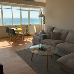 Отель 2 Bedroom Flat With Stunning Sea Views and Balcony Брайтон комната для гостей фото 2