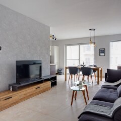 Апартаменты Brand New Designer Finished Apartment, Central Location Гзира комната для гостей фото 4