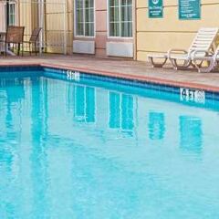 Отель La Quinta Inn & Suites Vicksburg бассейн фото 3