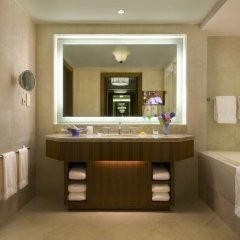 Four Seasons Hotel Riyadh in Riyadh, Saudi Arabia from 635$, photos, reviews - zenhotels.com bathroom photo 2