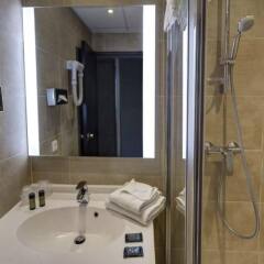 Hotel Arles Plaza Арль ванная