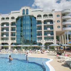 Отель Sunset Resort Болгария, Поморие - отзывы, цены и фото номеров - забронировать отель Sunset Resort онлайн бассейн фото 3