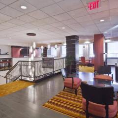 Отель Hampton Inn & Suites Columbus - Downtown США, Колумбус - отзывы, цены и фото номеров - забронировать отель Hampton Inn & Suites Columbus - Downtown онлайн гостиничный бар