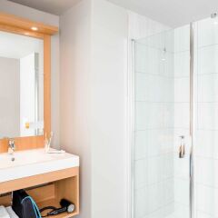 Отель Aparthotel Adagio access Paris Massy Gare TGV ванная