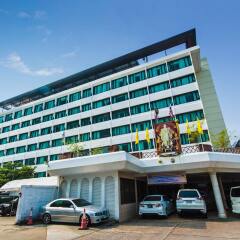 Khon Kaen Hotel парковка