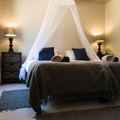 Отель Addo African Home сейф в номере