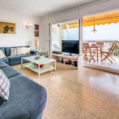 Отель Apartamento Vivalidays Es Blau Испания, Бланес - отзывы, цены и фото номеров - забронировать отель Apartamento Vivalidays Es Blau онлайн комната для гостей фото 5