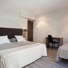 Отель Hostal Centric Испания, Барселона - 2 отзыва об отеле, цены и фото номеров - забронировать отель Hostal Centric онлайн комната для гостей фото 2