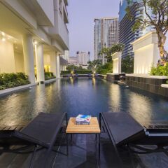 Отель Grande Centre Point Hotel Ploenchit Таиланд, Бангкок - 3 отзыва об отеле, цены и фото номеров - забронировать отель Grande Centre Point Hotel Ploenchit онлайн бассейн фото 2