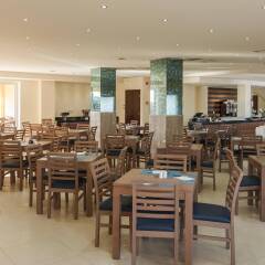 Lavris Hotel Bungalows питание