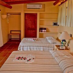 Отель Catalina Beach Resort сейф в номере