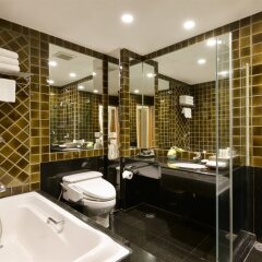 Отель Grande Centre Point Hotel Ploenchit Таиланд, Бангкок - 3 отзыва об отеле, цены и фото номеров - забронировать отель Grande Centre Point Hotel Ploenchit онлайн ванная фото 2