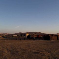 Отель Bivouac Le Ciel Bleu Марокко, Мерзуга - отзывы, цены и фото номеров - забронировать отель Bivouac Le Ciel Bleu онлайн приотельная территория фото 2