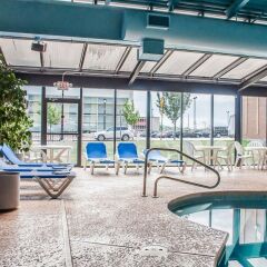 Отель Quality Hotel & Suites At The Falls США, Ниагара-Фолс - отзывы, цены и фото номеров - забронировать отель Quality Hotel & Suites At The Falls онлайн бассейн фото 3