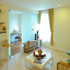 Апартаменты Sabai Sathorn Serviced Apartment Бангкок комната для гостей фото 4