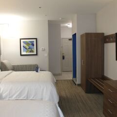 Отель Charter Inn and Suites удобства в номере