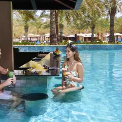 Отель Hilton Ras Al Khaimah Resort & Spa бассейн фото 2